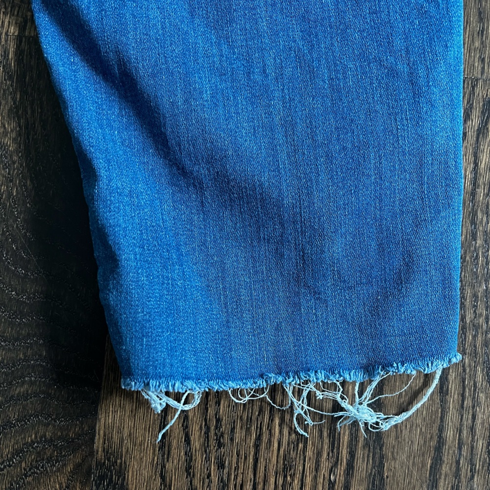 Universal Thread Blue Ankle Cropped Jeans - Picture 3 of 4